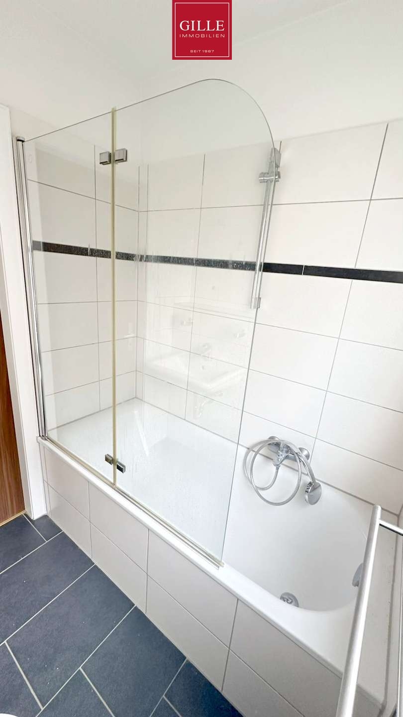 Ansicht 8 von: WOHNEN AM SCHMÖLDERPARK: Renovierte 2-Zim.-Whg. mit Tageslichtbad, schönem Wohnraum u. Balkon